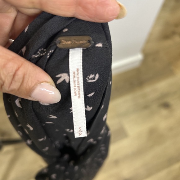 Free People pink and black sleeveless blouse with accent‎ neck ribbon Size S - Picture 4 of 8